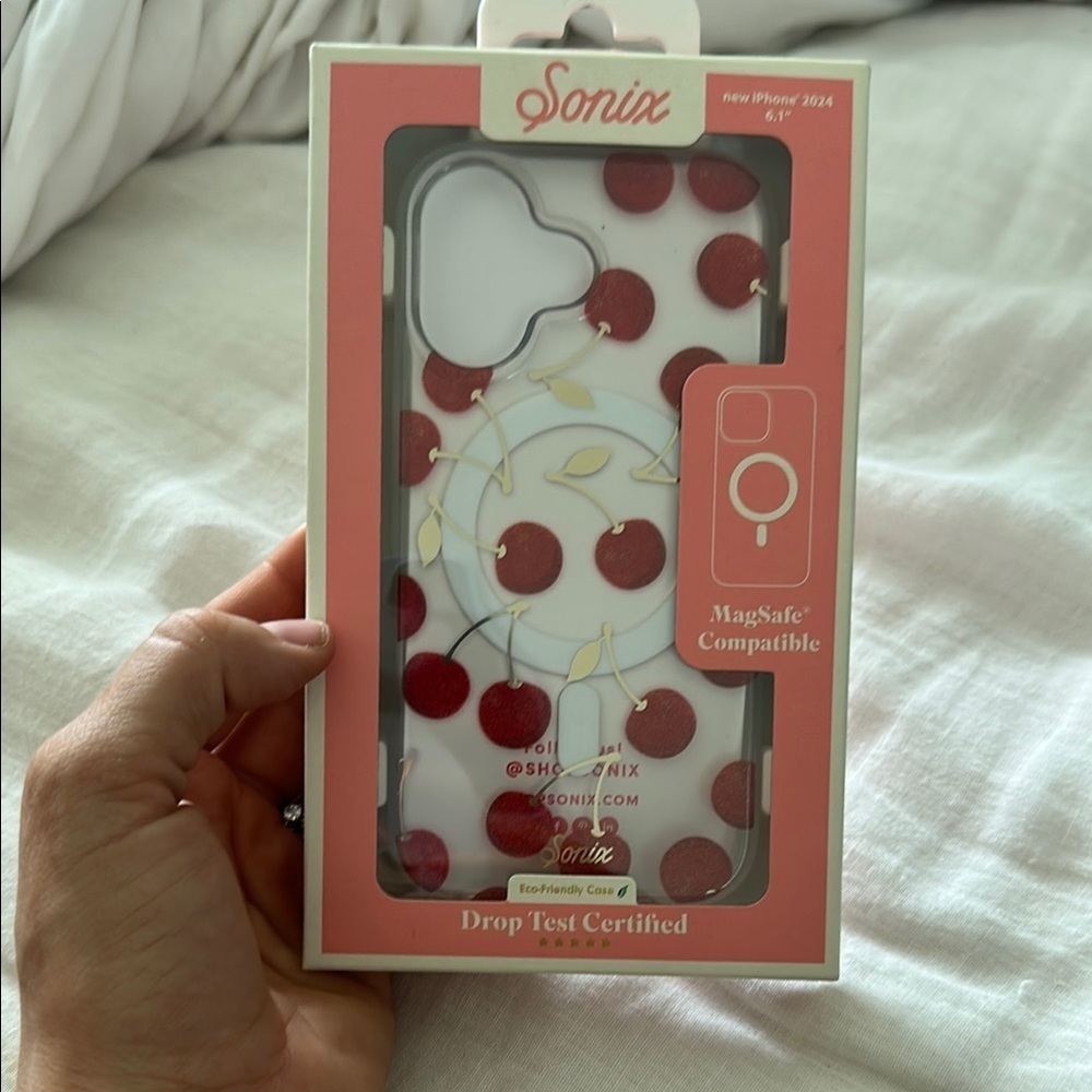 Sonix Cherry iPhone 2024 6.1” Case - Red NWT